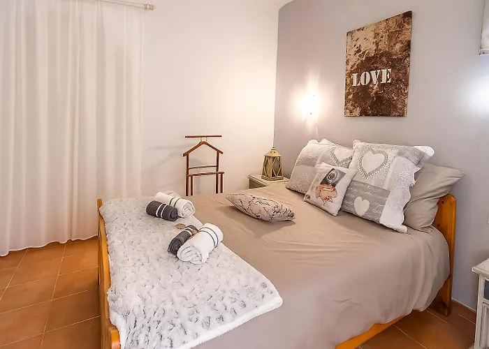 Mazet 1pers - De La Nartelle - Maxime- Piscine Partage- Parking Сент-Максим