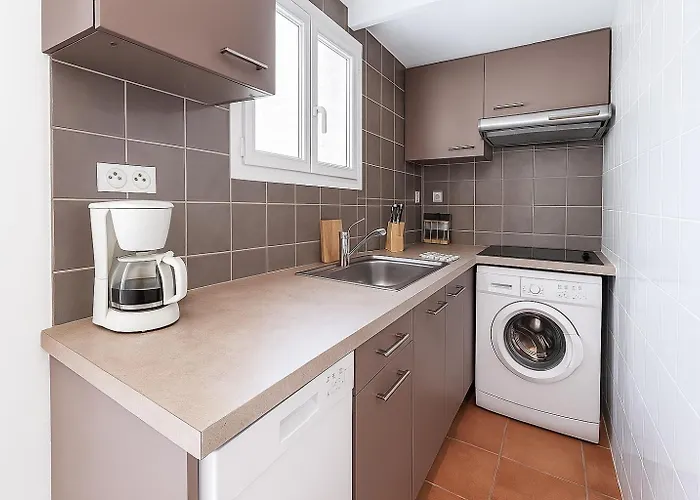 Vakantiehuis Mazet 1pers - De La Nartelle - Maxime- Piscine Partage- Parking *