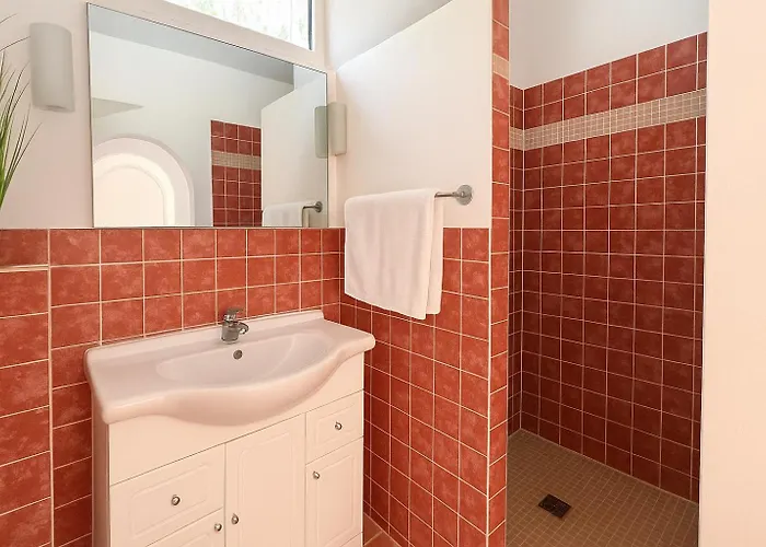 Mazet 1pers - De La Nartelle - Maxime- Piscine Partage- Parking Sainte-Maxime